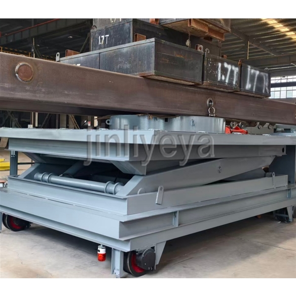 河北定制升降车（设备可移动，可升降、台面可旋转）